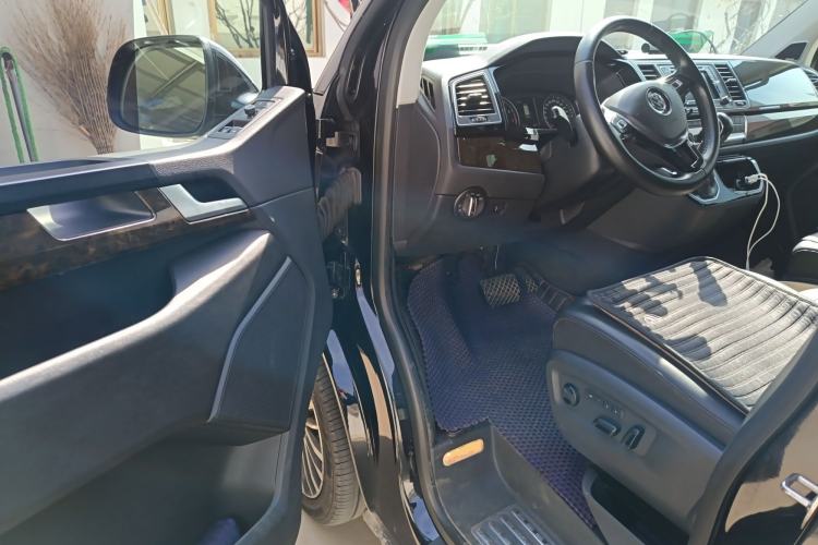 Used Volkswagen Multivan 2018 2.0 TSI 4x4 Prestige Edition 7-Seater Driver Seat