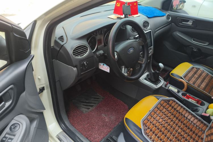 Used Ford Focus 2011 Hatchback 1.8L Manual Comfort Model
