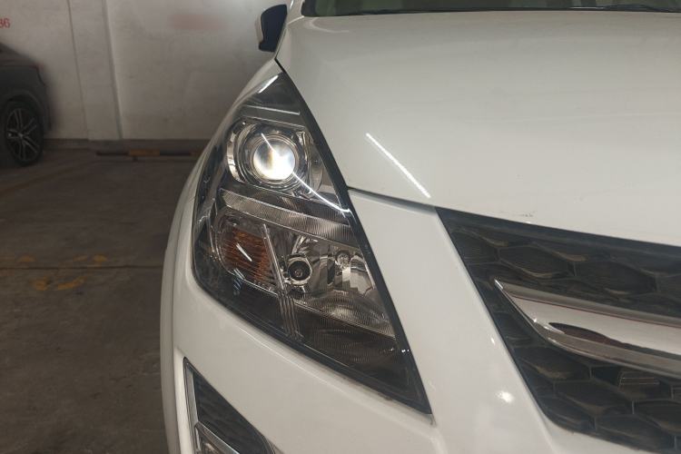 Used Mazda 8 2015 2.5L Flagship Edition Right Front Headlight