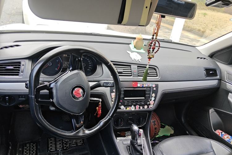 Used Volkswagen Gran Lavida 2015 1.6L Automatic Comfort Edition
