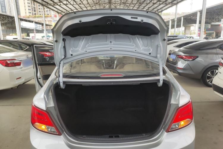 Used Hyundai Verna (older generation) 2014 1.4L Manual Top-Tier Model TOP
