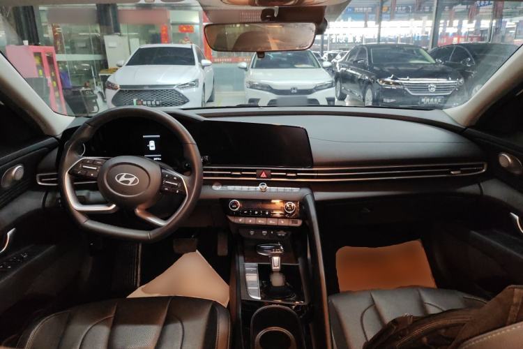 Used Hyundai Elantra 2023 1.5L CVT LUX Prestige Edition