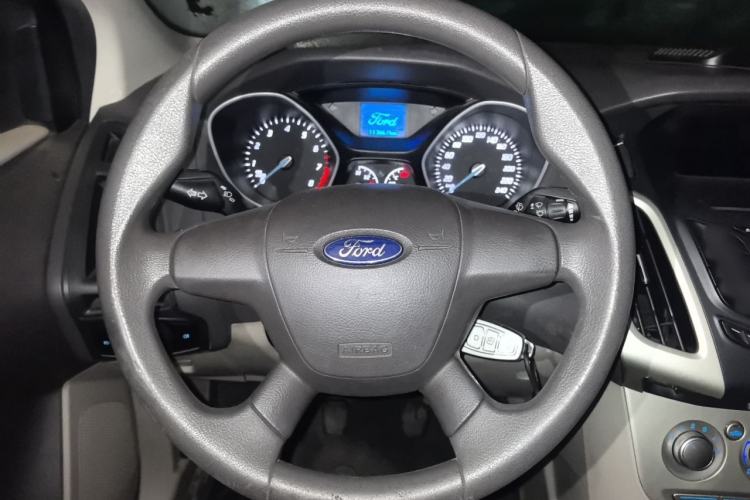 Used Ford Focus 2012 Sedan 1.6L Manual Comfort Model
