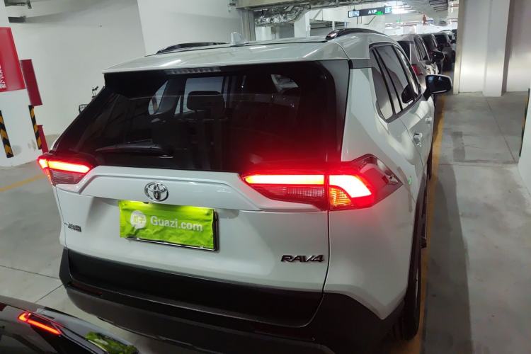 Used Toyota RAV4 2022 2.0L CVT Two-Wheel Drive Fashion Edition Rear