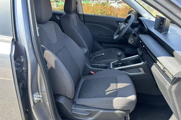 Used Wuling Alvez 2022 1.5L Manual Free-Style Model