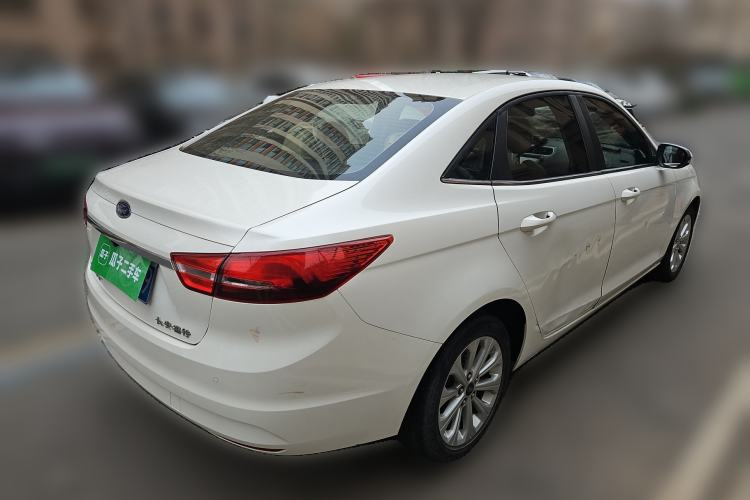 Used Ford Escort 2015 1.5L Automatic Fashion Model
