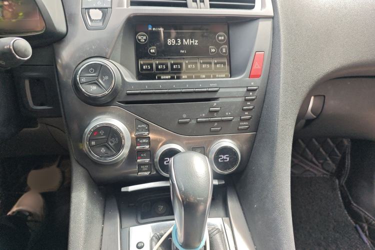 Used DS 5 2013 1.6T Luxury Edition THP160