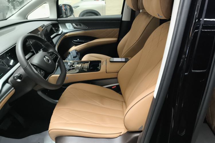 Used Denza D9 2024 DM-i 1050 Luxury Model Left Front Seat