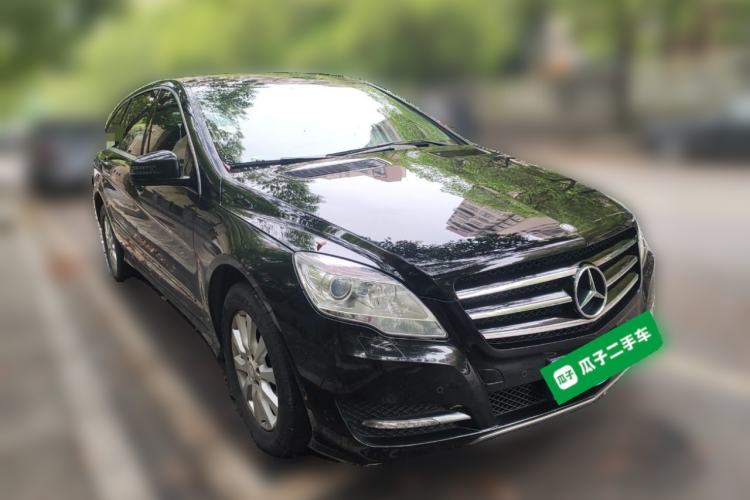 Used Mercedes-Benz R-Class 2014 R 320 4MATIC Business Model Front Right 45 Deg