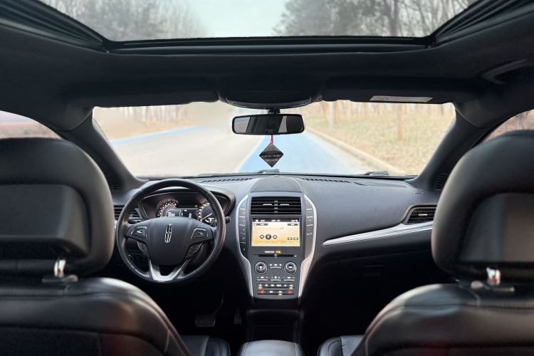 Used Lincoln MKC 2017 2.0T Two-Wheel Drive Deluxe Edition
