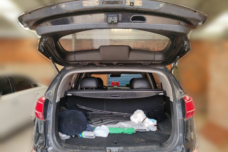 Used Kia Sportage R 2011 2.0L Automatic Two-Wheel Drive GLS Trunk