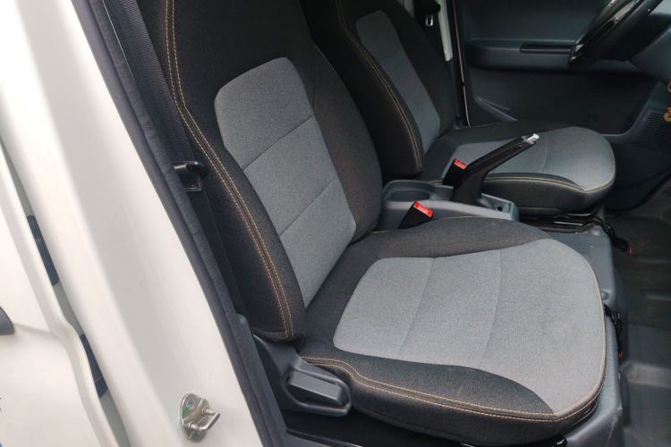 Used Farizon Xingxiang V 2023 V6E Zhonghang Lithium Battery 38.64kWh Value Edition Right Front Seat