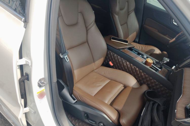 Used Volvo XC60 2021 T5 4x4 Smart Luxury Edition
