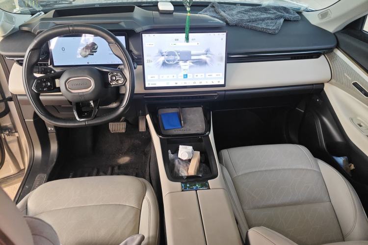 Used Lynk & Co 08 EM-P 2023 220km All-Wheel-Drive Performance Halo
