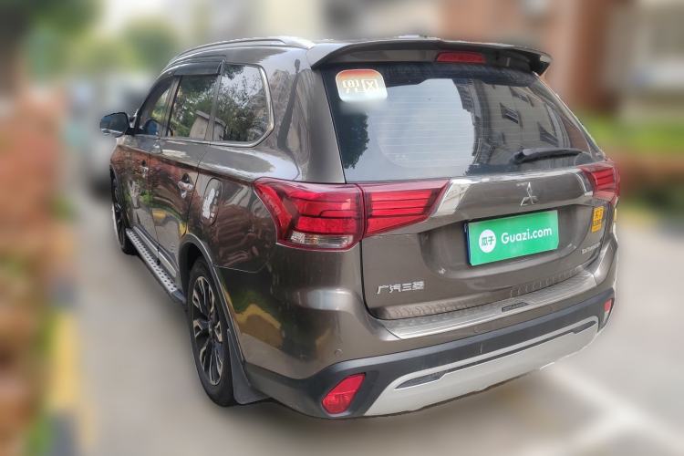 Used Mitsubishi Outlander 2019 2.4L 4x4 Zhi Xiang Edition 7 Seats China V Emission Standard Rear Left 45 Deg