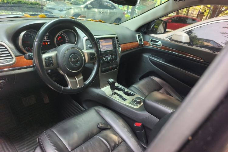 Used Jeep Grand Cherokee 2013 3.6L Comfort Navigation Edition
