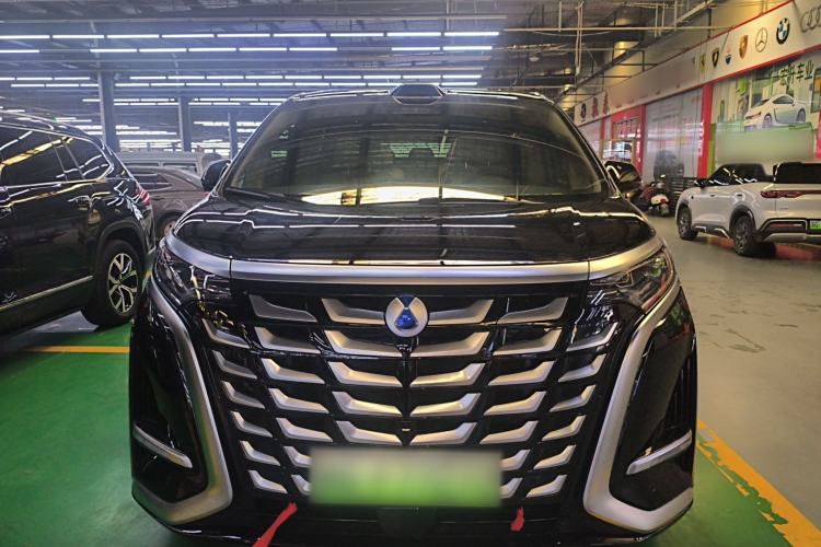 Used Denza D9 2025 DM-i Smart Drive 1020 Four-Wheel Drive Deluxe Model
