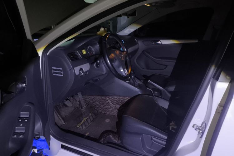 Used Volkswagen Sagitar 2014 Revised Version 1.6L Manual Comfort Edition
