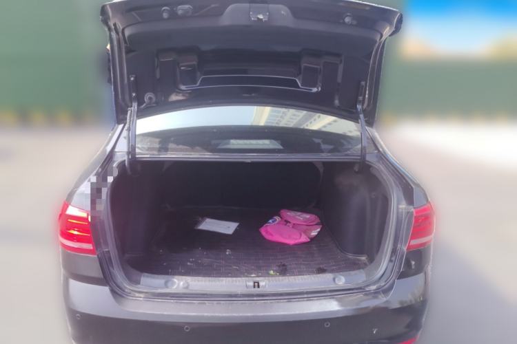 Used Volkswagen Lavida 2015 1.6L Manual Comfort Edition
