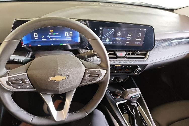 Used Chevrolet Monza 2023 1.3T Mild Hybrid Automatic Luxury Edition Center Console