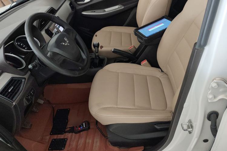 Used Wuling Hongguang 2018 1.5L S Comfort Model L2B Left Front Seat