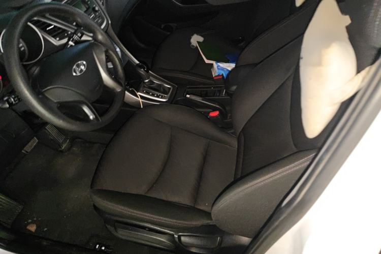 Used Hyundai Elantra (5th Generation / Langdong) 2016 1.6L Automatic Smart Version
