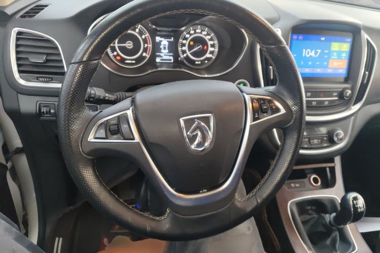 Used Baojun 560 2017 Rhythmic Edition 1.5T Manual Enjoyment Model
