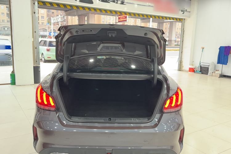 Used MG 5 2021 180 DVVT CVT Youth Luxury Edition
