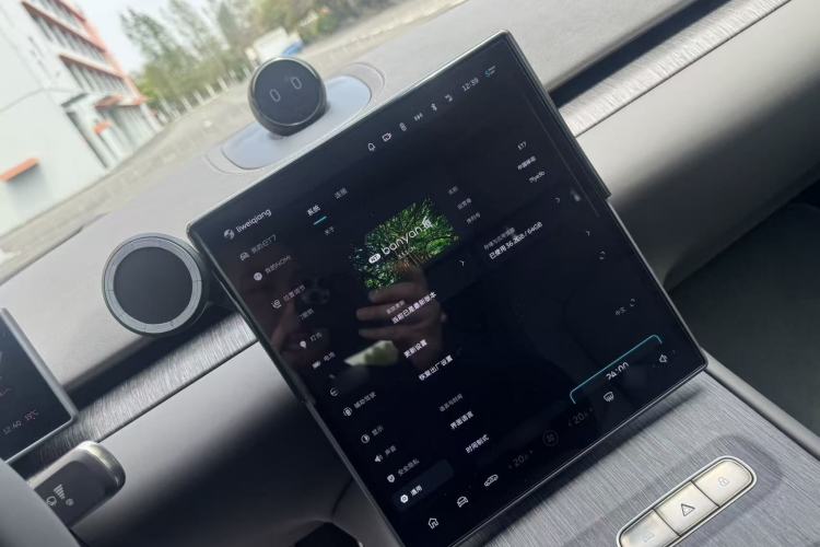 Used Nio ET7 2024 75 kWh Executive Signature Edition Interior 9