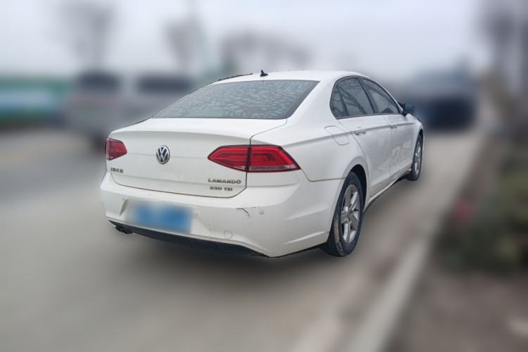 Used Volkswagen Lamando 2015 230TSI DSG Fashion Edition
