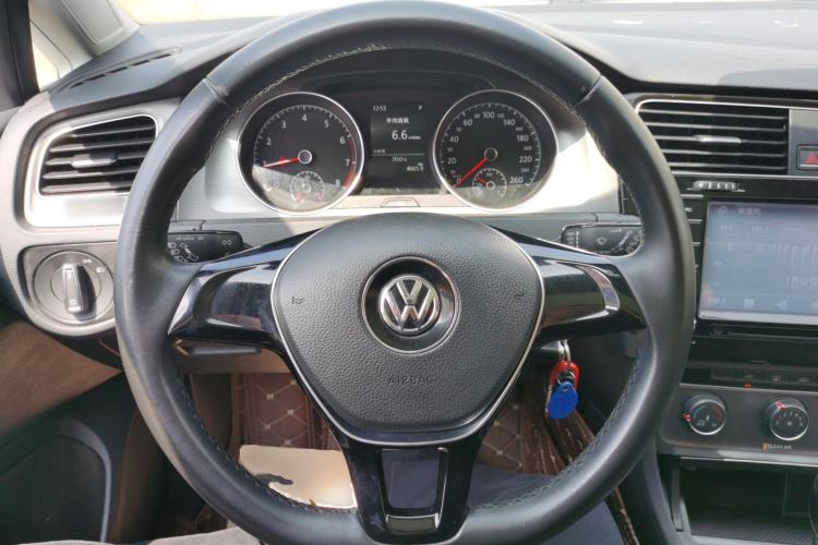 Used Volkswagen Golf 2016 1.6L Automatic Comfort Model Steering Wheel