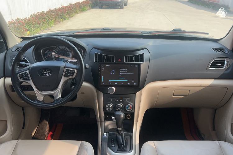 Used Haima S7 2015 Revised Version 2.0L Automatic Zongchi Trim