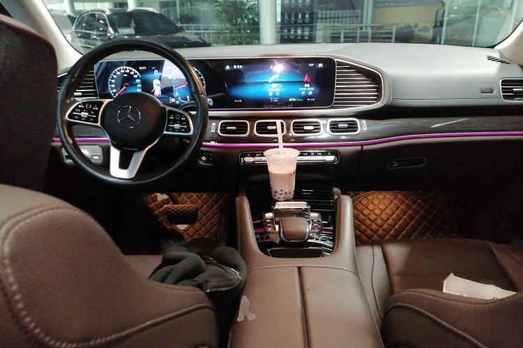 Used Mercedes-Benz GLE 2022 GLE 350 4MATIC Stylish Model Center Console