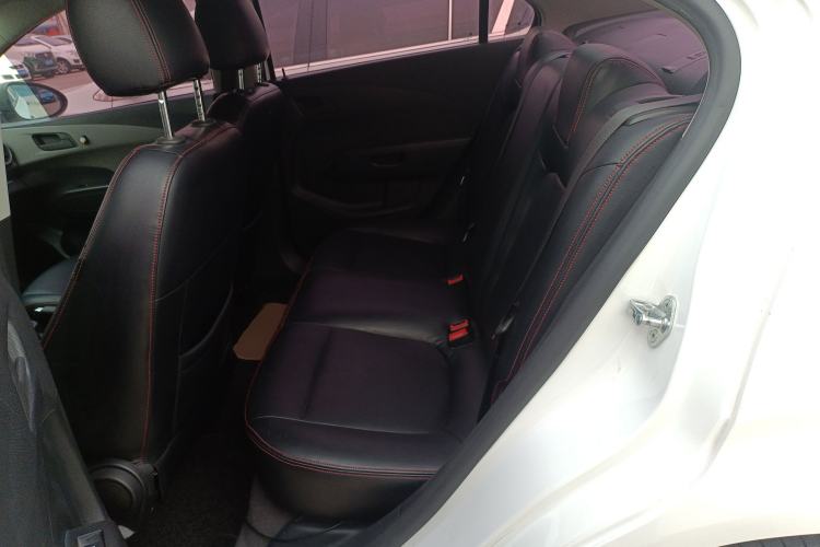 Used Chevrolet Aveo Sonic 2014 Sedan 1.4SL AT Stylish Sunroof Edition