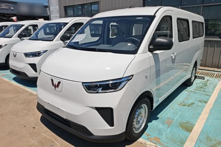 Used Wuling Yangguang 2026 Model, 440km Bus Comfort Edition, 6 Seats