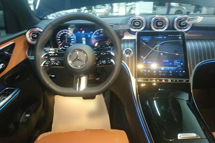 Used Mercedes-Benz GLC 2025 GLC 300 L 4MATIC Dynamic Model 5 Seats Steering Wheel