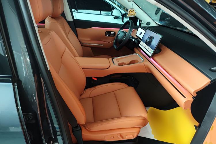 Used Leapmotor C16 2026 Extended-Range 280 LiDAR Zhizun Edition 6 Seats Right Front Seat