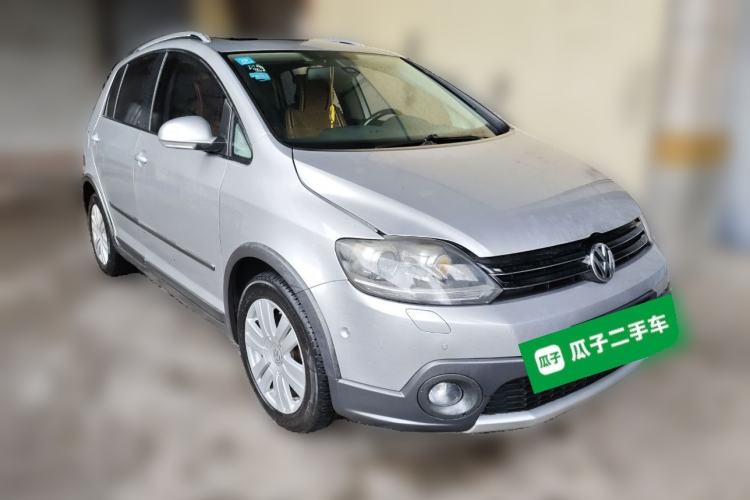 Used Volkswagen Golf 2011 1.4TSI Cross Golf Front Right 45 Deg