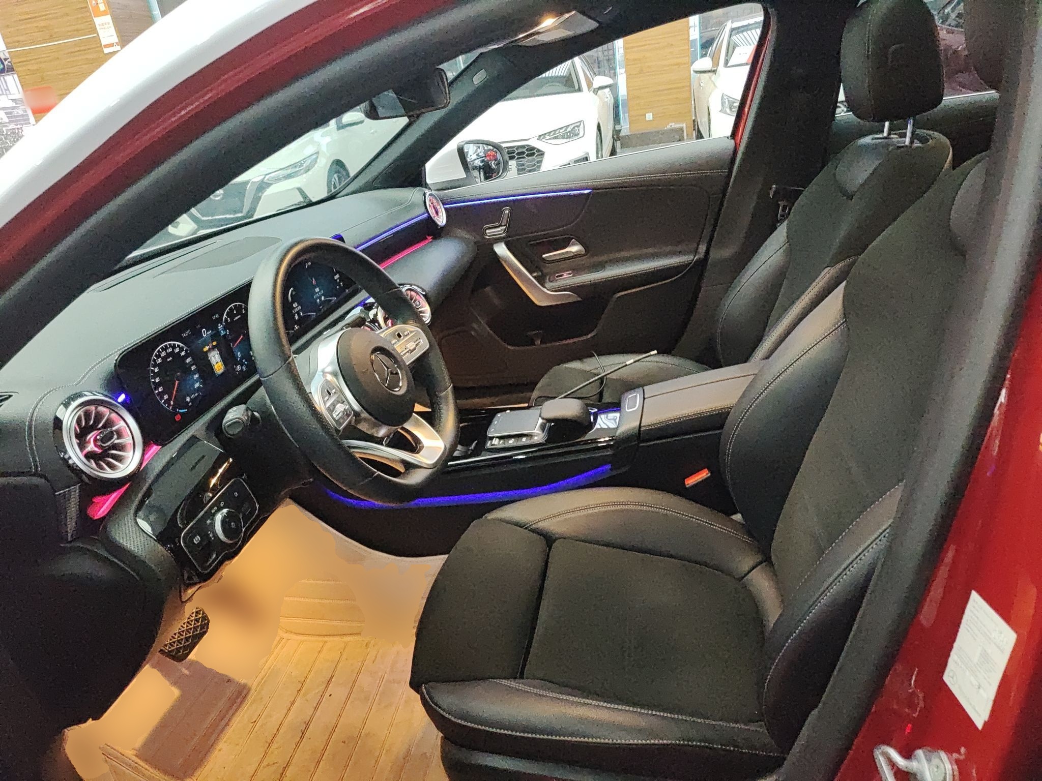 Переднее сиденье в автомобиле