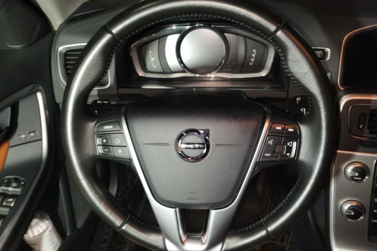 Used Volvo S60 2018 S60L T4 Smart & Ambitious Edition Steering Wheel