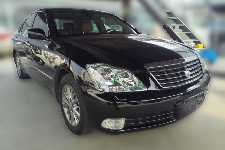 Used Toyota Crown 2007 2.5L Royal Special Edition Front Right 45 Deg