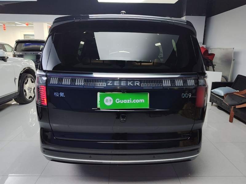 Used Zeekr 009 2022 WE Edition — 5