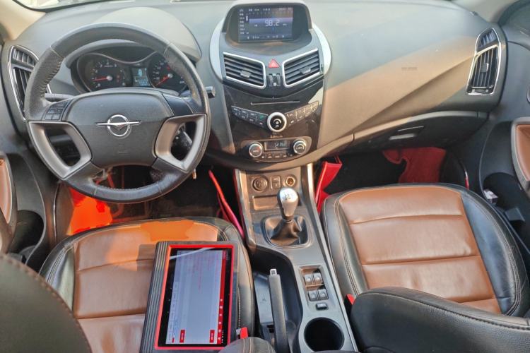 Used Haima S5 2014 1.6L Manual ZhiCheng Model Center Console