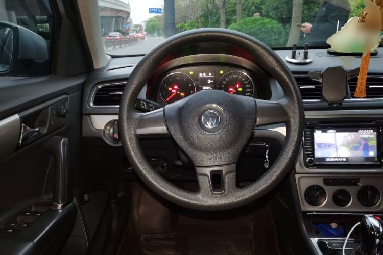Used Volkswagen Lavida 2013 Restyled Classic 1.6L Automatic Comfort Edition Steering Wheel