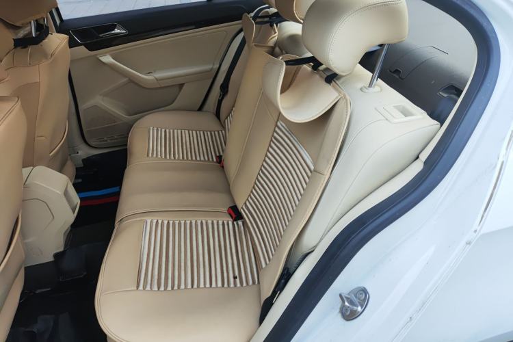 Used Volkswagen Lavida 2015 1.6L Manual Comfort Edition