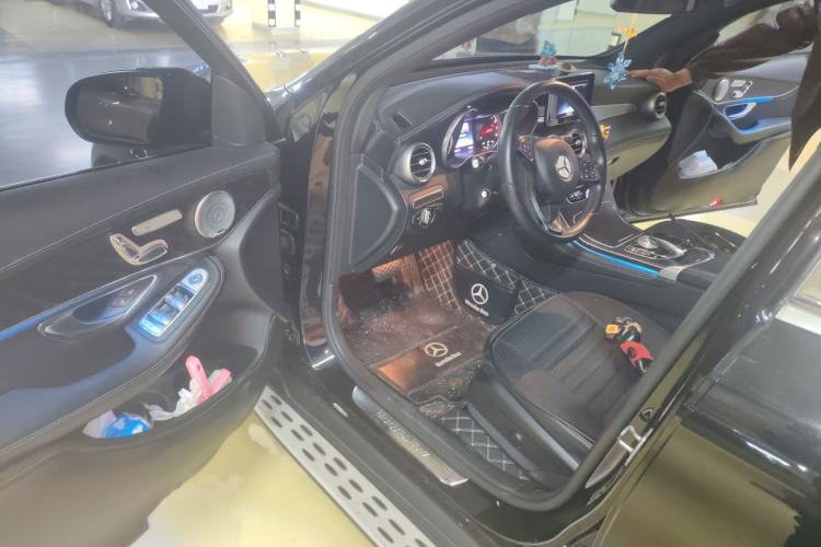 Used Mercedes-Benz GLC 2016 GLC 200 4MATIC Interior 3