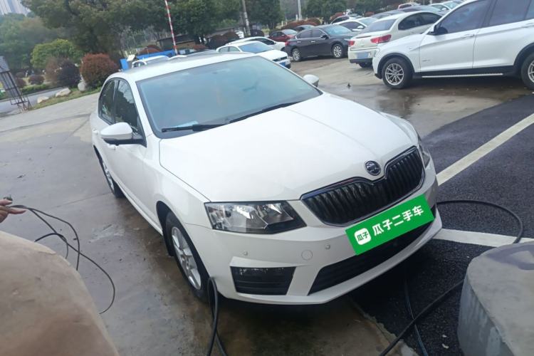Used Skoda Octavia 2017 Classic Model 1.6L Automatic Standard Edition