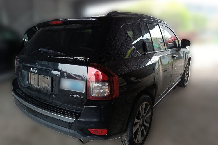 Used Jeep Compass 2014 2.0L two-wheel drive luxury version Rear Right 45 Deg