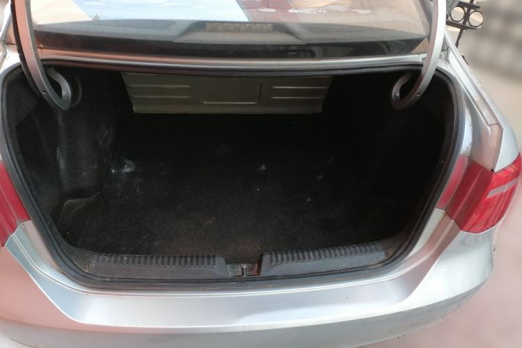 Used Volkswagen Jetta 2013 1.6L Manual Fashion Edition