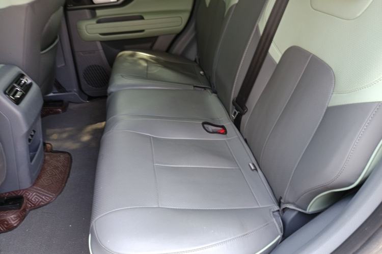 Used BAIC Off-Road BJ40 2024 2.0T All-New Urban Hunter Edition Chivalrous Style
